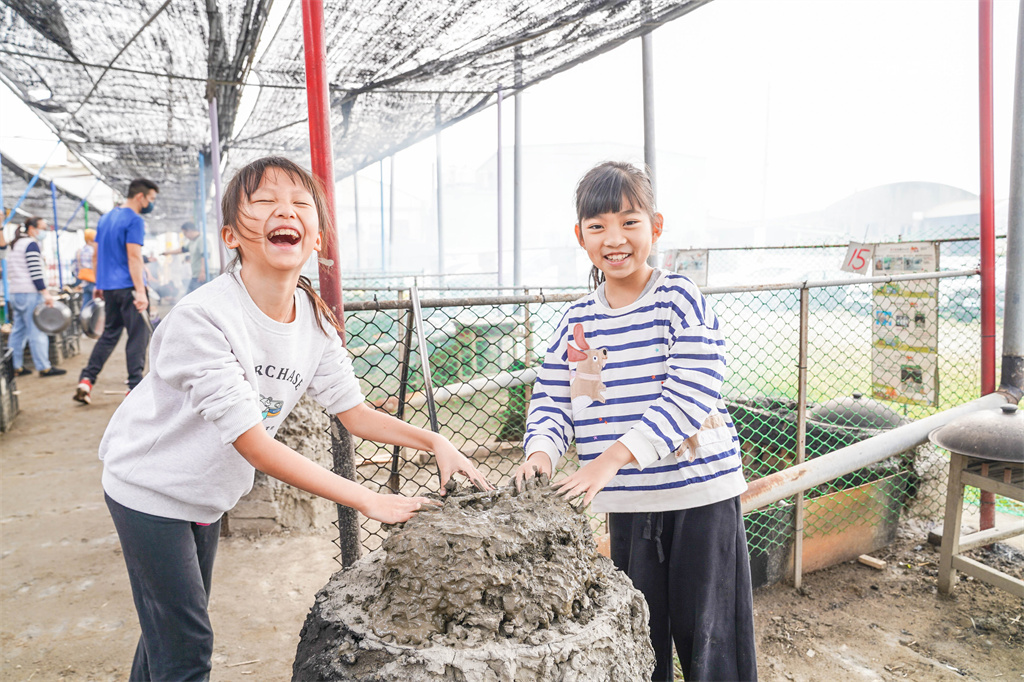 彰化親子景點【樂採果溫室觀光農場】彰化控窯、採草莓、採番茄，親子農遊體驗！ @來飽寶家ba