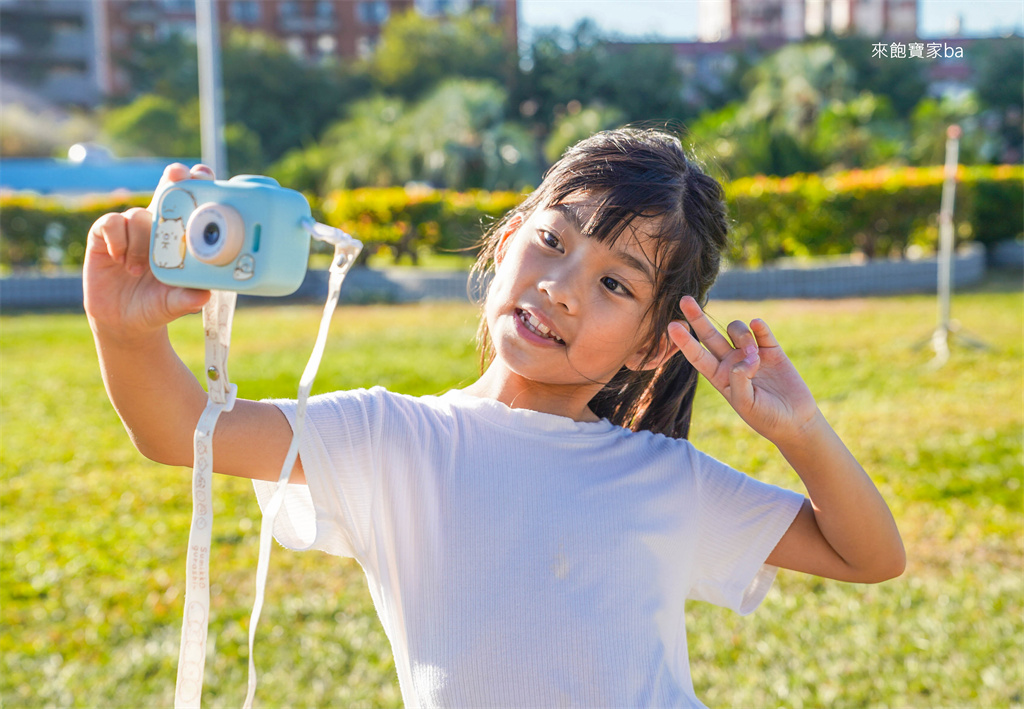 【兒童相機】日本正版授權角落小夥伴二代兒童相機，內建角落小夥伴療癒圖框，前後雙鏡可自拍、錄影兼玩遊戲！ @來飽寶家ba