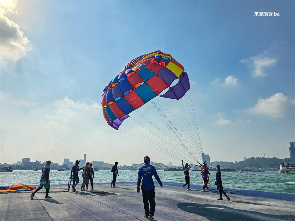 【芭達雅跳島】芭達雅珊瑚島一日遊｜水上活動、拖曳傘、無人機照片含接送 @來飽寶家ba