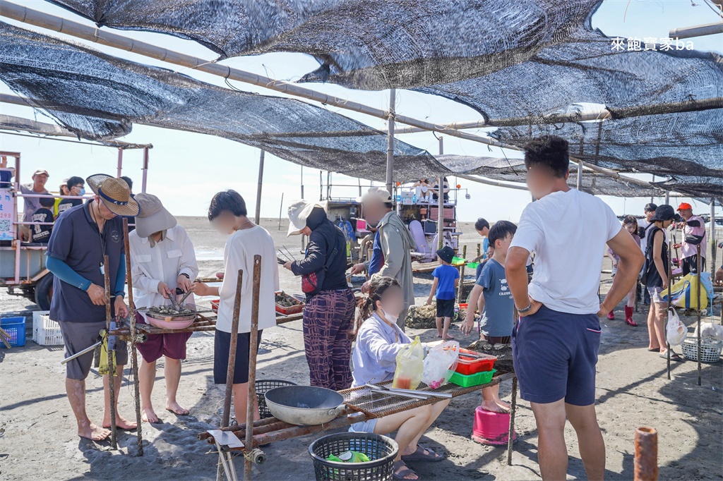 彰化親子景點【王功貓哥潮間帶生態之旅】王功一日遊~採蚵鐵牛車，200元挖蛤烤蚵吃到飽！ @來飽寶家ba
