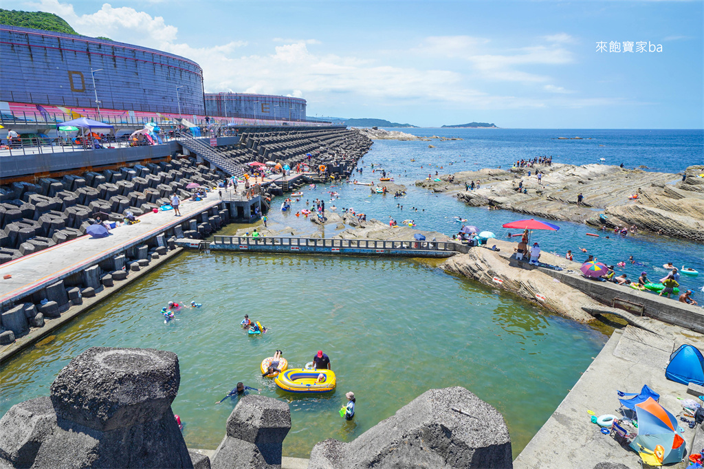 基隆景點【外木山海興游泳池】免費天然海水泳池，附停車場跟盥洗空間！ @來飽寶家ba