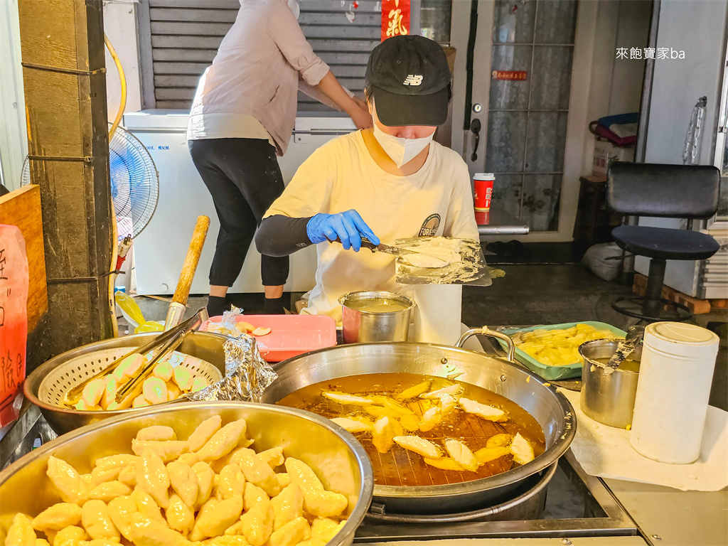 高雄旗津美食【昌記旗魚黑輪】旗津必吃小吃，每日現做現炸旗魚黑輪 @來飽寶家ba