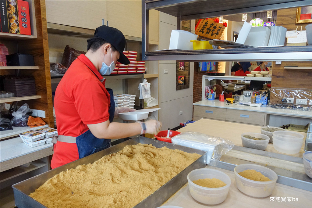 草屯美食【方愫馨麻糬】草屯麻糬60年老店，方愫馨麻糬工坊薪傳店現點現作，必買南投名產推薦 @來飽寶家ba