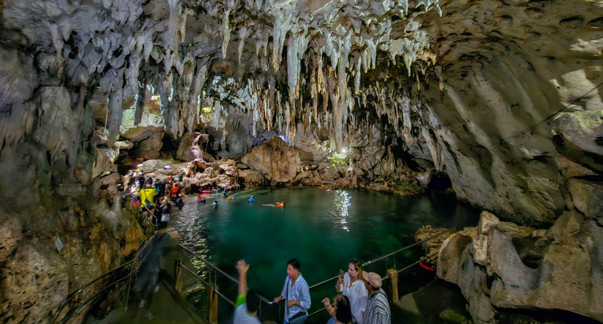 薄荷島景點【Hinagdanan Cave】神秘地下洞，鐘乳石地下湖游泳 @來飽寶家ba