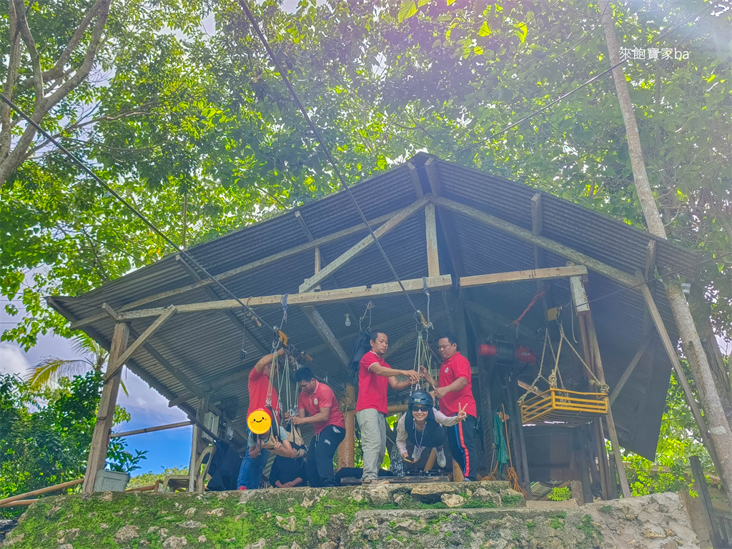 薄荷島景點【Loboc Ecotourism Adventure Park】洛柏克生態冒險公園~必玩高空溜索Zipline，空中飛人飛躍河谷 @來飽寶家ba