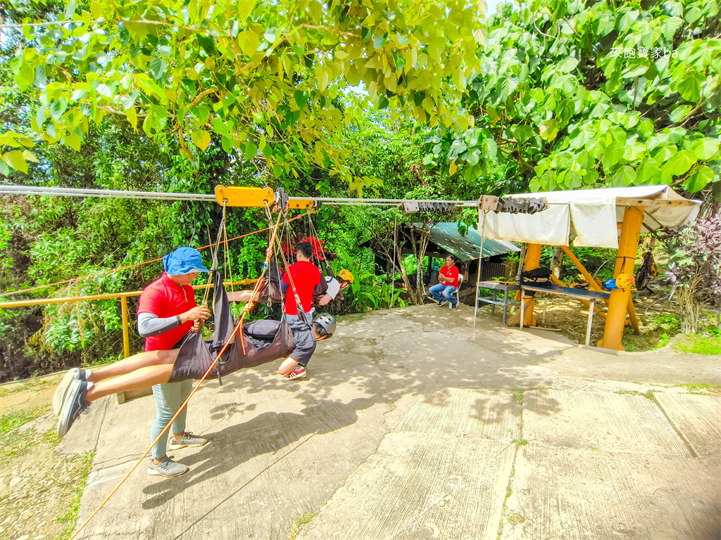 薄荷島景點【Loboc Ecotourism Adventure Park】洛柏克生態冒險公園~必玩高空溜索Zipline，空中飛人飛躍河谷 @來飽寶家ba