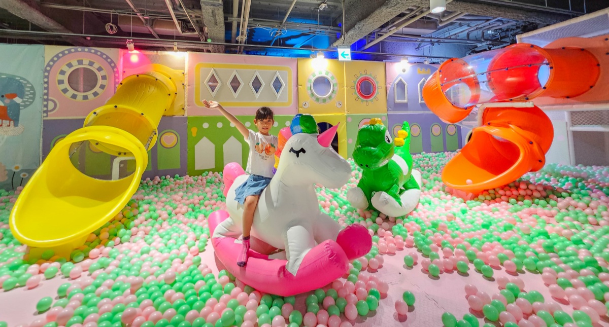 台中逢甲住宿【水雲端旗艦概念旅館】首創台中汽車旅館附兒童遊戲室，宵夜早餐buffet及免費逢甲夜市接駁 @來飽寶家ba