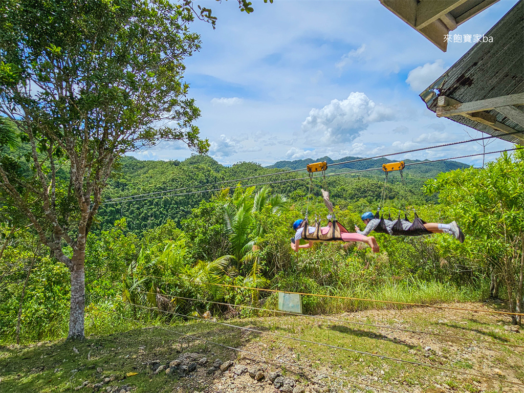 薄荷島景點【Loboc Ecotourism Adventure Park】洛柏克生態冒險公園~必玩高空溜索Zipline，空中飛人飛躍河谷 @來飽寶家ba