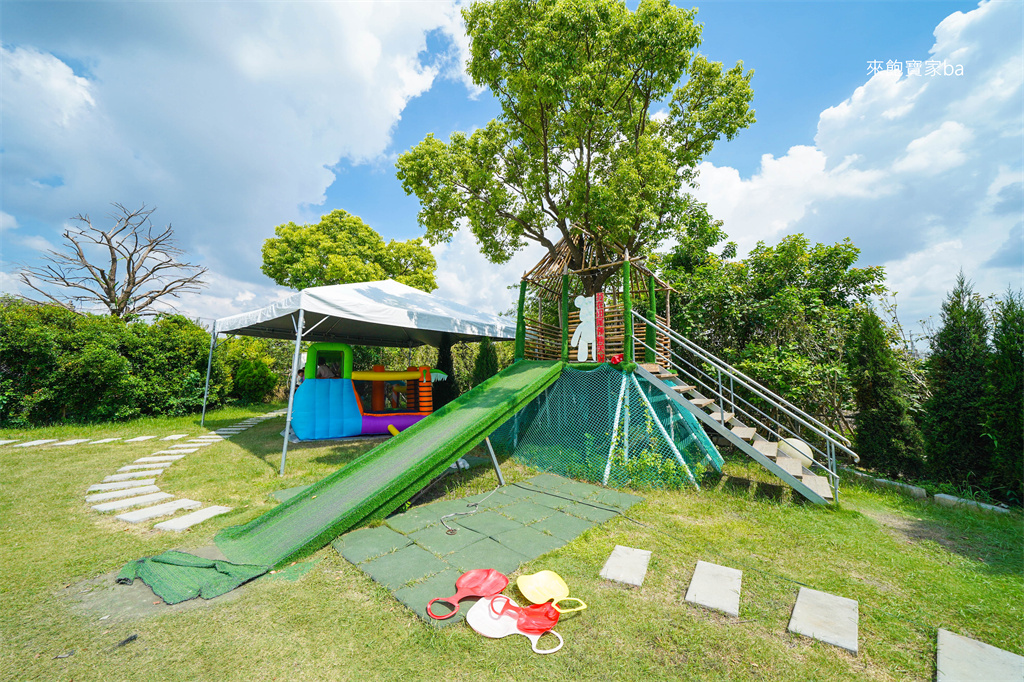 彰化親子餐廳【有樂莊園】田尾景觀餐廳，低消一杯飲料免費搭小火車、滑草 @來飽寶家ba