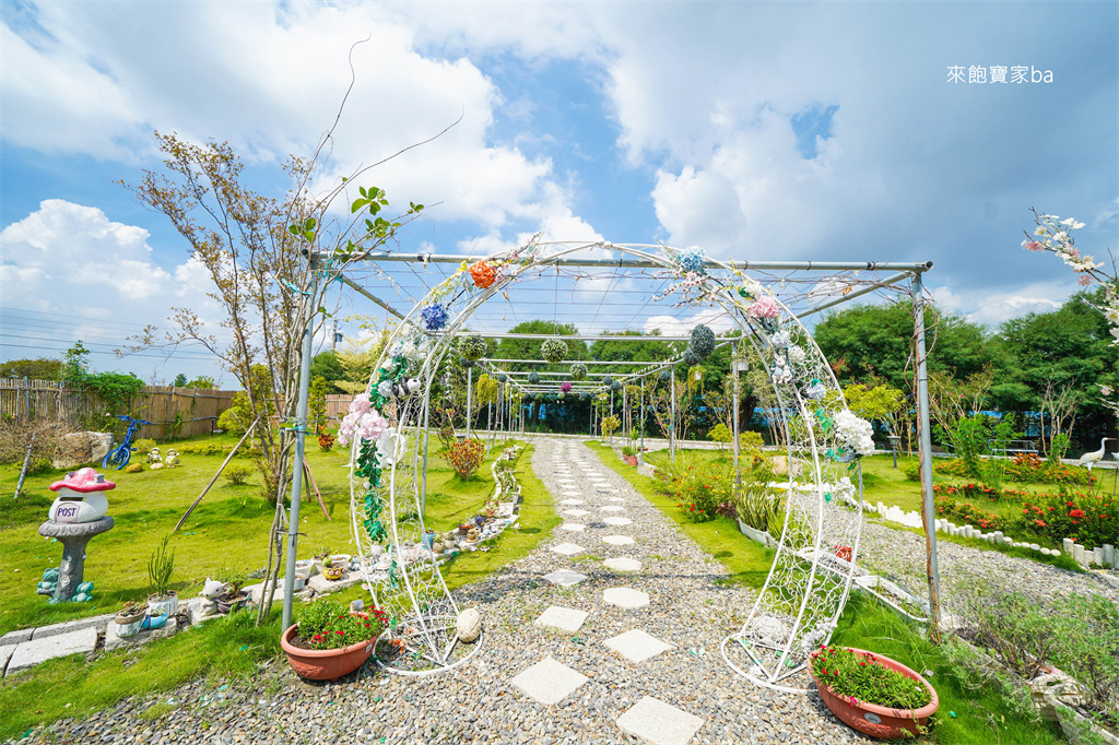 彰化親子餐廳【有樂莊園】田尾景觀餐廳，低消一杯飲料免費搭小火車、滑草 @來飽寶家ba