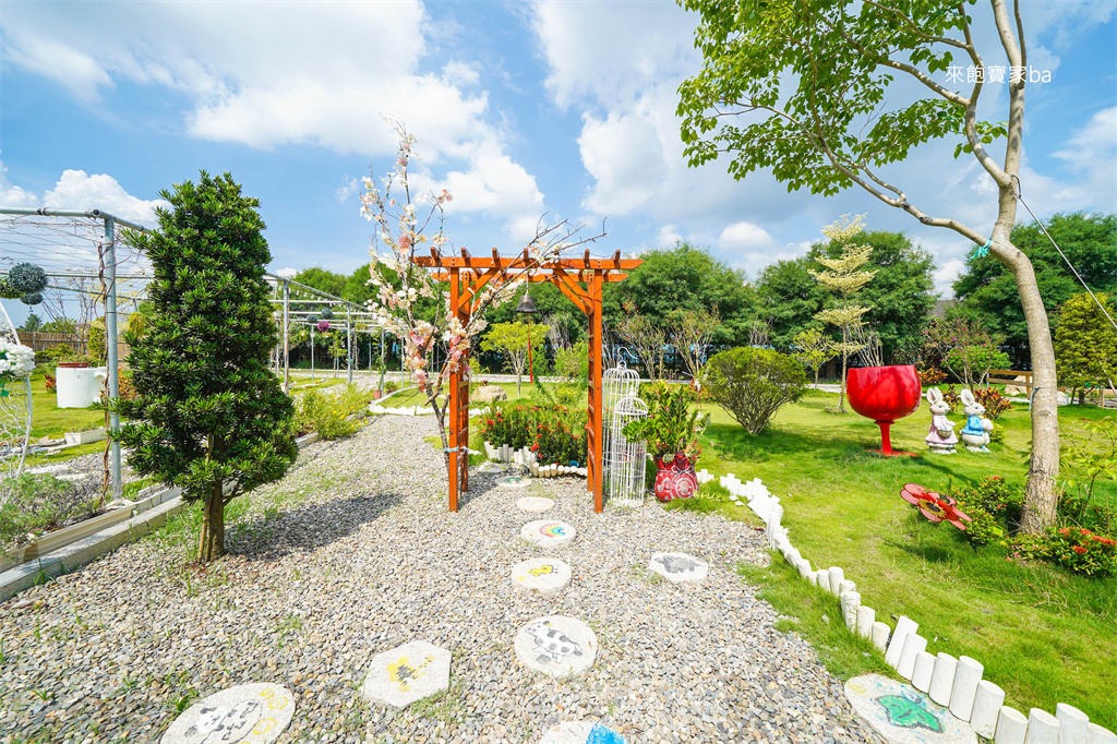 彰化親子餐廳【有樂莊園】田尾景觀餐廳，低消一杯飲料免費搭小火車、滑草 @來飽寶家ba