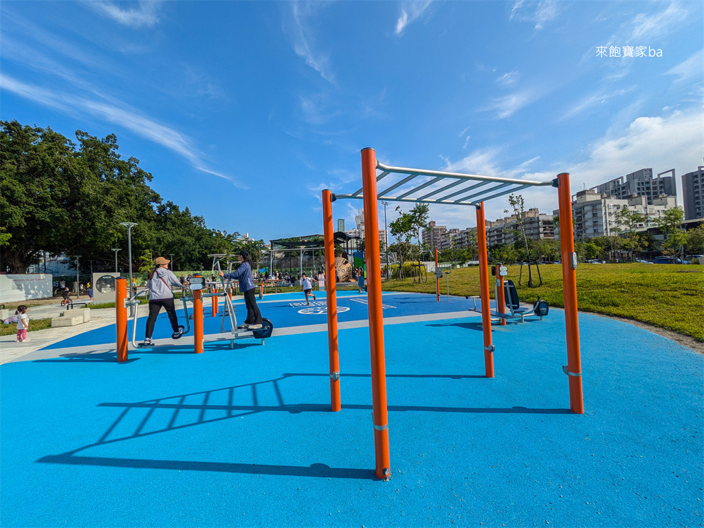 台中親子景點【豬事圓滿公園】山豬主題特色公園，全台首座船槳設施公園 @來飽寶家ba