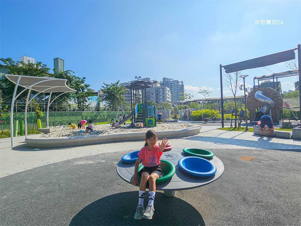 台中親子景點【豬事圓滿公園】山豬主題特色公園，全台首座船槳設施公園 @來飽寶家ba