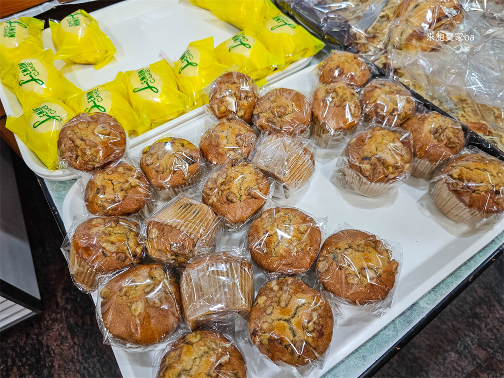 台中南區美食【榮記餅店】隱藏在第三市場的五十年老店，必買台式馬卡龍 @來飽寶家ba