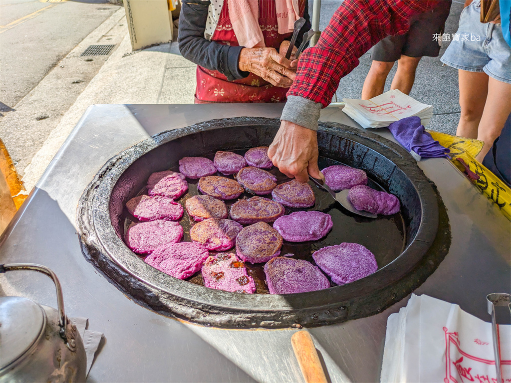 草屯美食【草屯李蘇古早味紅薯餅】每天只賣3小時，90歲阿嬤古早味紅薯餅 @來飽寶家ba