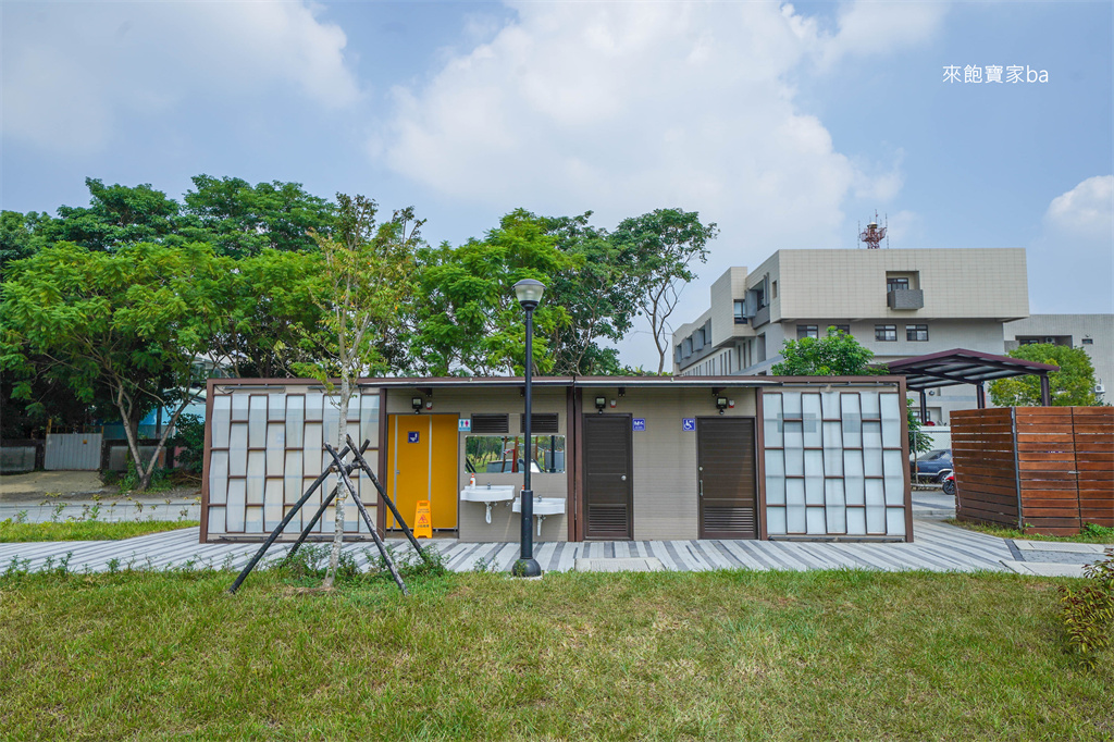 南投親子景點【草屯酷比親子運動公園】以運動遊憩為主題，3層樓貨櫃遊戲塔 @來飽寶家ba