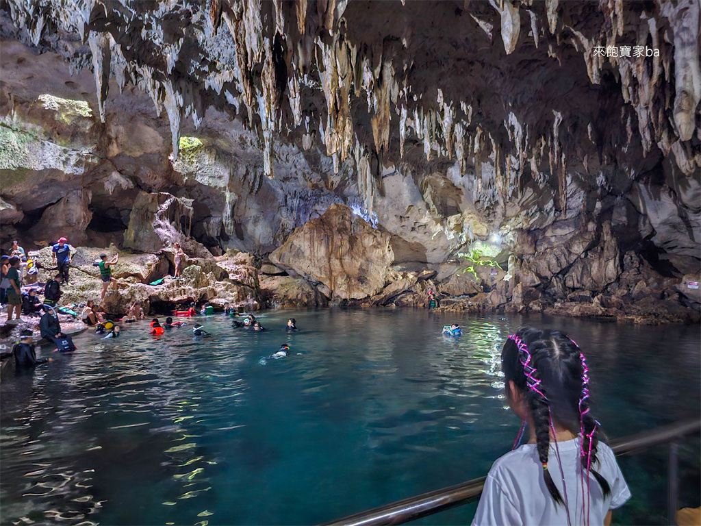 薄荷島景點【Hinagdanan Cave】神秘地下洞，鐘乳石地下湖游泳 @來飽寶家ba