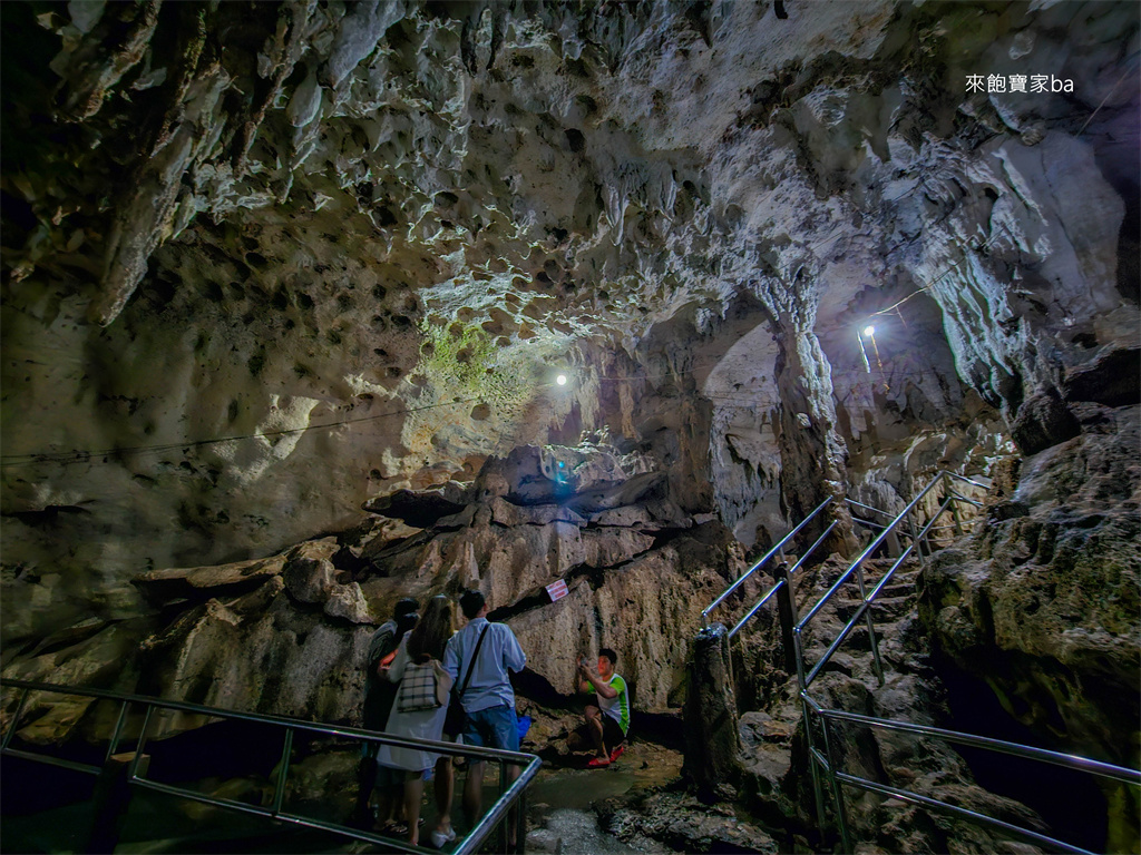 薄荷島景點【Hinagdanan Cave】神秘地下洞，鐘乳石地下湖游泳 @來飽寶家ba