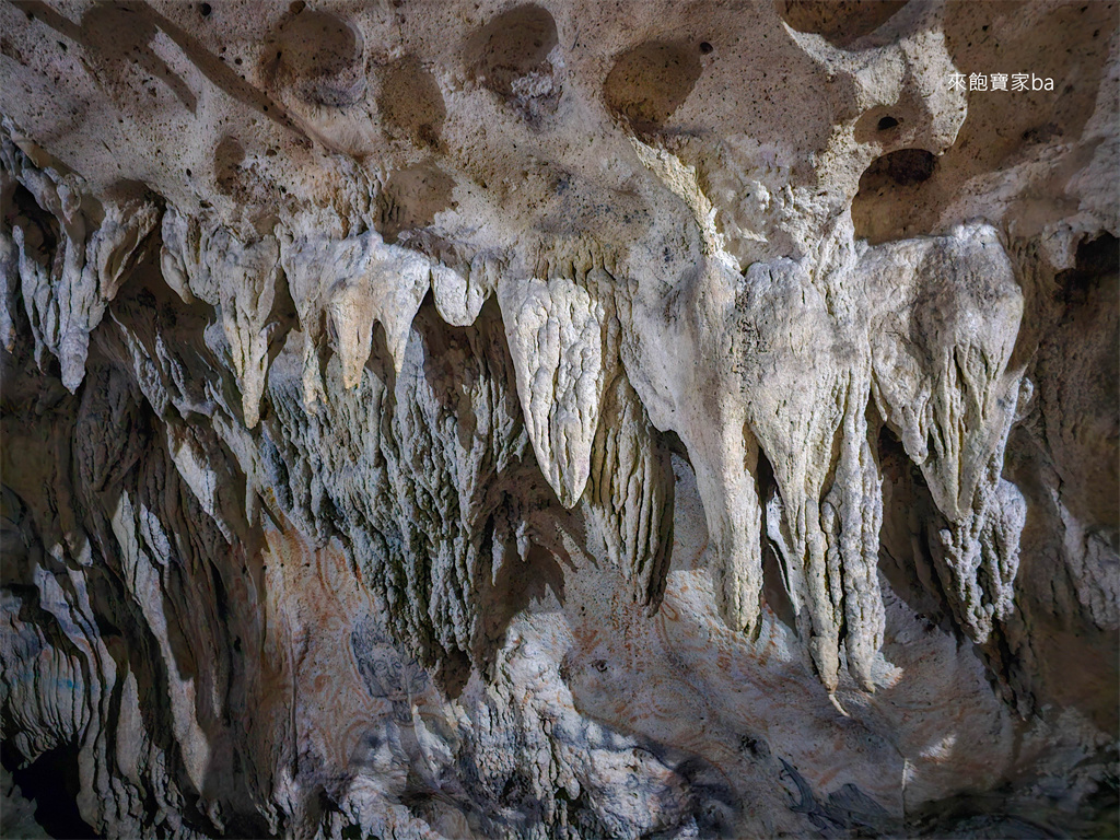 薄荷島景點【Hinagdanan Cave】神秘地下洞，鐘乳石地下湖游泳 @來飽寶家ba