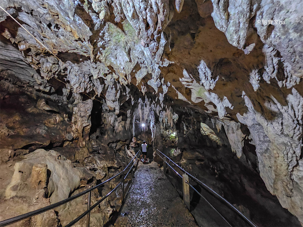 薄荷島景點【Hinagdanan Cave】神秘地下洞，鐘乳石地下湖游泳 @來飽寶家ba