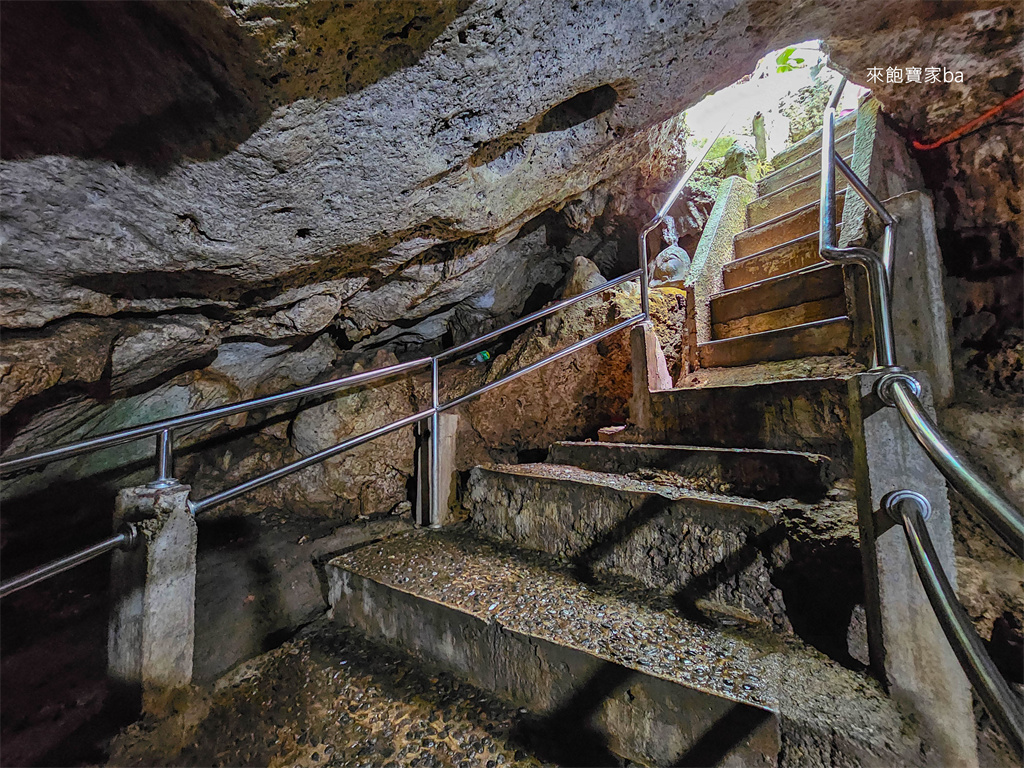 薄荷島景點【Hinagdanan Cave】神秘地下洞，鐘乳石地下湖游泳 @來飽寶家ba