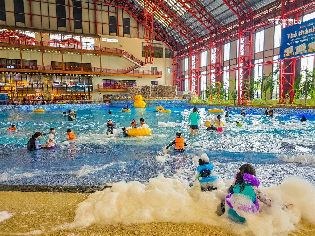 峴港親子景點【三日月水上樂園】Mikazuki Water Park 365 是越南最大的室內水上樂園，温泉、漂漂河、兒童樂園 @來飽寶家ba