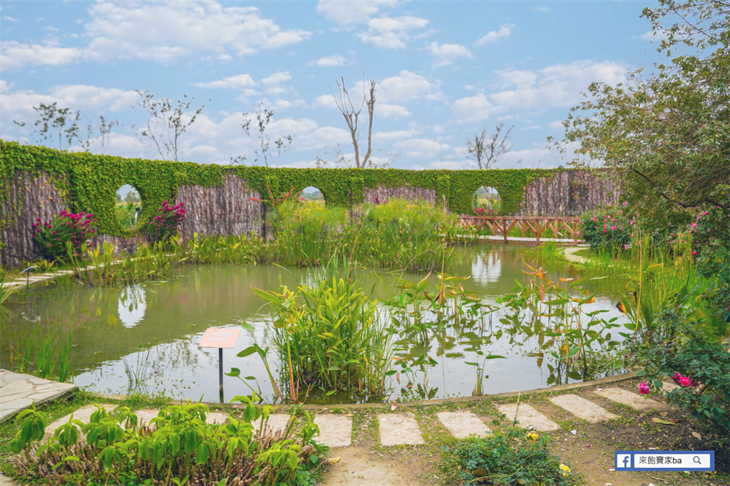 台南後壁【雅聞湖濱療癒森林】千坪玫瑰花園、泥作小屋，免費版小人國！ @來飽寶家ba