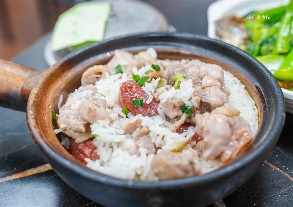 油麻地美食【興記煲仔飯】香港廟街煲仔飯專賣店，必點煎蠔餅、煲仔飯（交通、評價) @來飽寶家ba