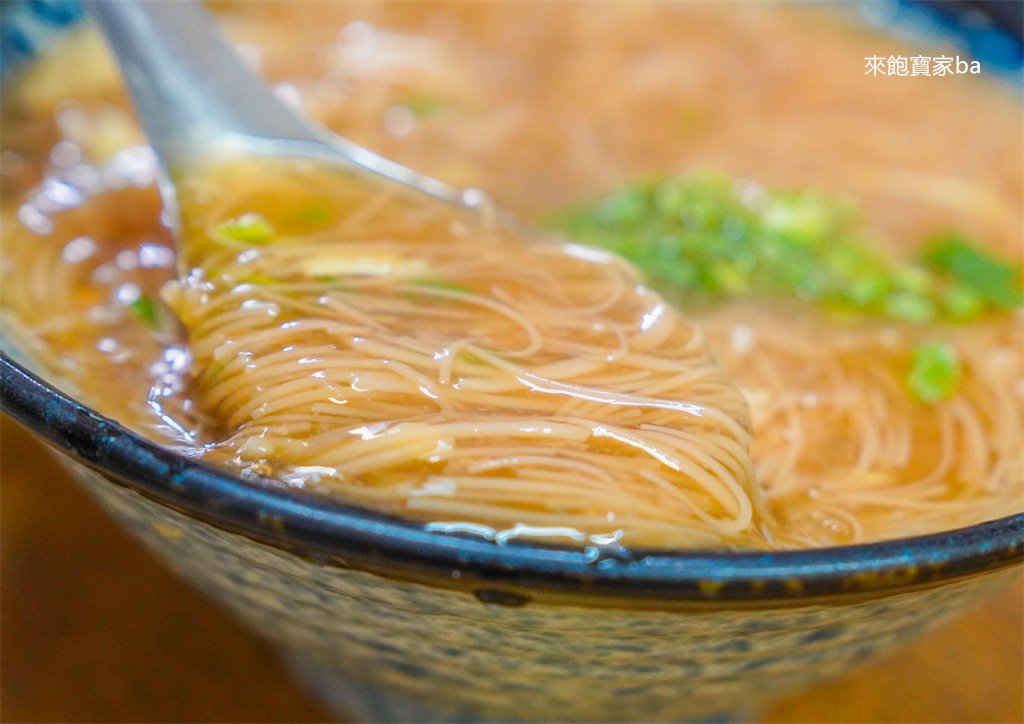 鹿港美食【蚯蚓龍山麵線糊】鹿港第一市場人氣排隊小吃，只賣麵線糊！ @來飽寶家ba