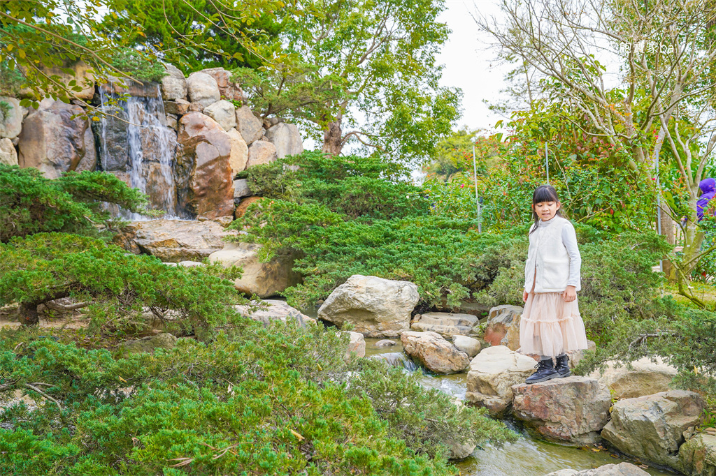 台南後壁【雅聞湖濱療癒森林】千坪玫瑰花園、泥作小屋，免費版小人國！ @來飽寶家ba