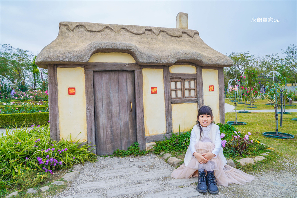 台南後壁【雅聞湖濱療癒森林】千坪玫瑰花園、泥作小屋，免費版小人國！ @來飽寶家ba