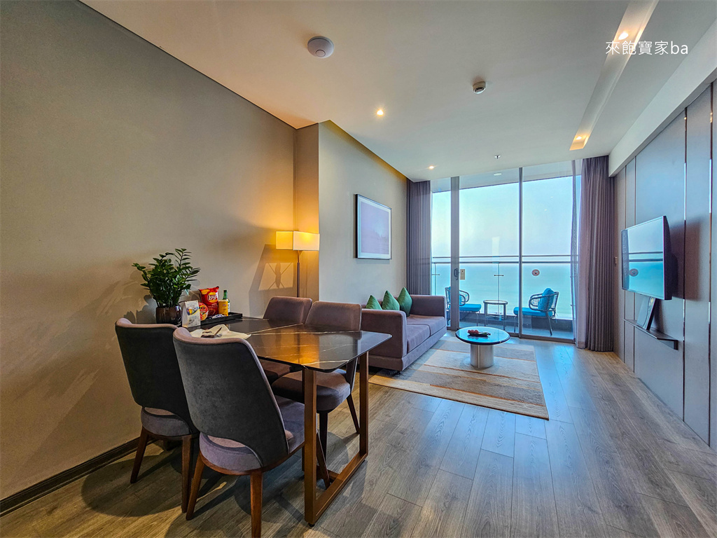 【峴港住宿推薦】Le Sands Oceanfront Danang Hotel｜峴港沙灘海濱飯店對面就是美溪海灘、頂樓附設絕美無邊際泳池 @來飽寶家ba