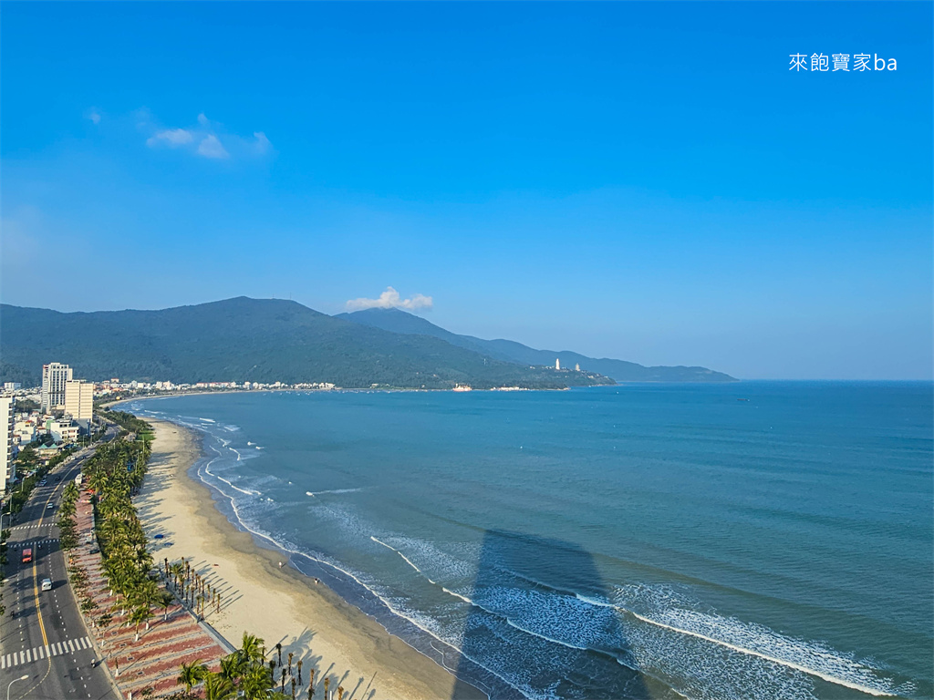 【峴港住宿推薦】Le Sands Oceanfront Danang Hotel｜峴港沙灘海濱飯店對面就是美溪海灘、頂樓附設絕美無邊際泳池 @來飽寶家ba