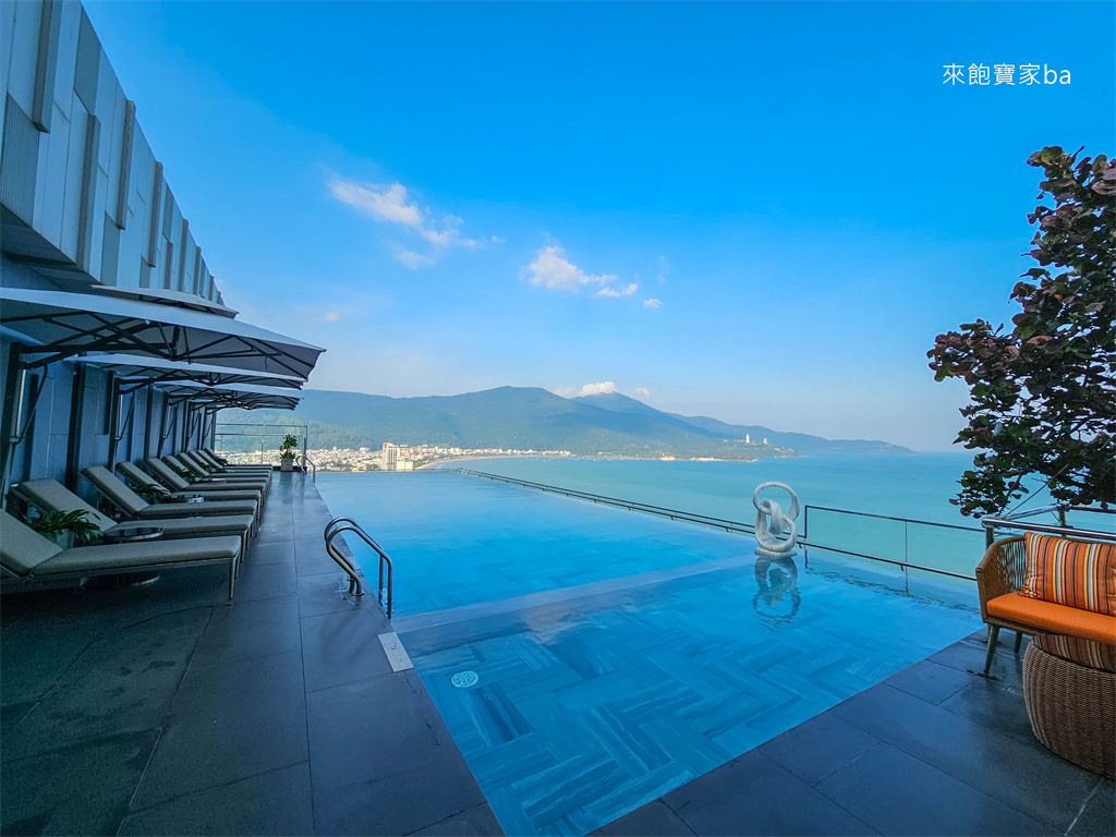 【峴港住宿推薦】Le Sands Oceanfront Danang Hotel｜峴港沙灘海濱飯店對面就是美溪海灘、頂樓附設絕美無邊際泳池 @來飽寶家ba