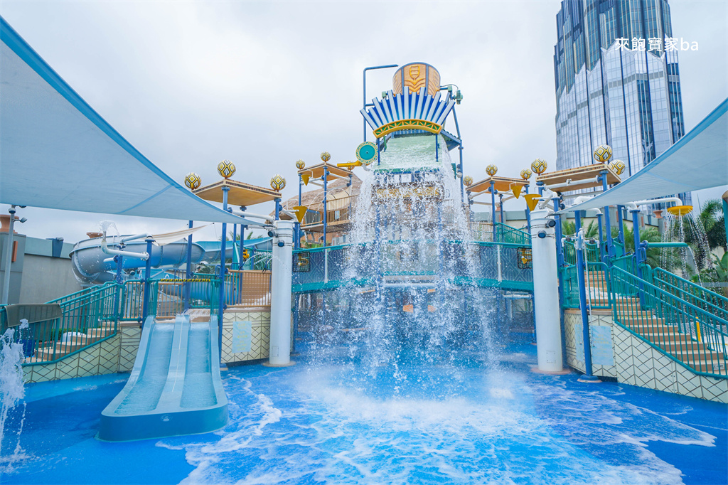 澳門親子景點【新濠影匯水上樂園】澳門最大水上樂園，室內室外水樂園一票玩到底！ @來飽寶家ba