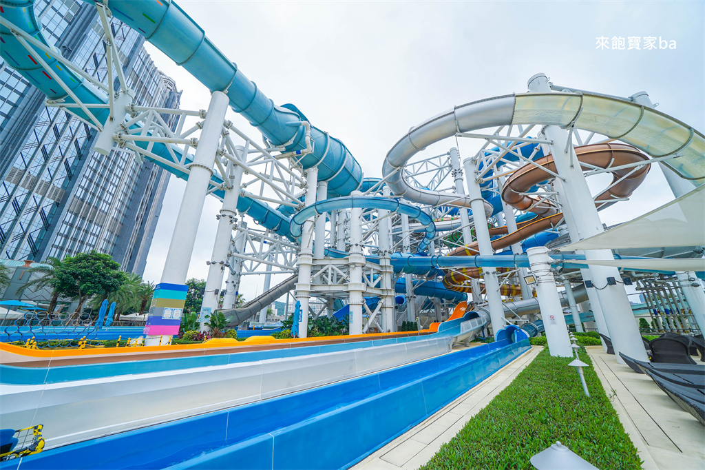 澳門親子景點【新濠影匯水上樂園】澳門最大水上樂園，室內室外水樂園一票玩到底！ @來飽寶家ba