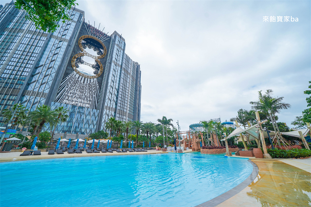 澳門親子景點【新濠影匯水上樂園】澳門最大水上樂園，室內室外水樂園一票玩到底！ @來飽寶家ba