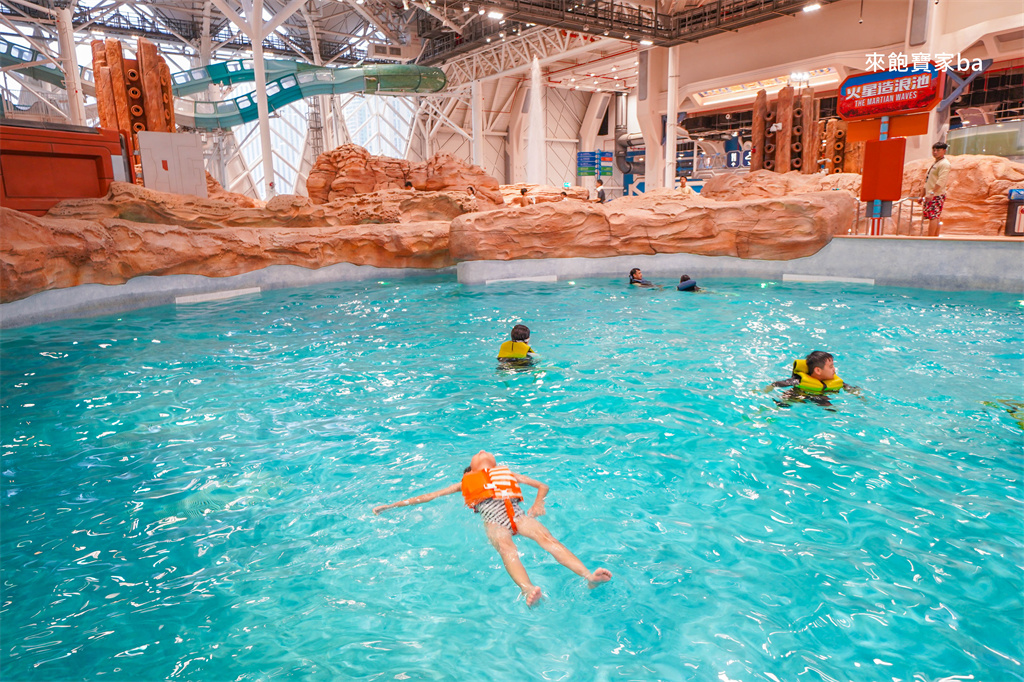 澳門親子景點【新濠影匯水上樂園】澳門最大水上樂園，室內室外水樂園一票玩到底！ @來飽寶家ba