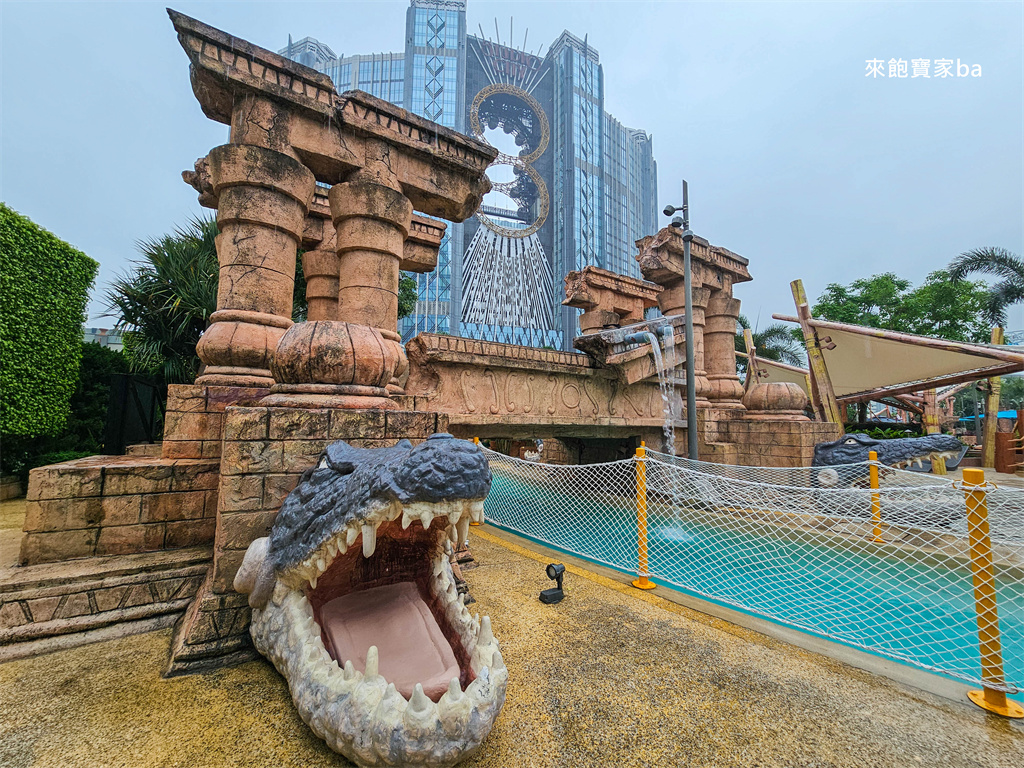 澳門親子景點【新濠影匯水上樂園】澳門最大水上樂園，室內室外水樂園一票玩到底！ @來飽寶家ba