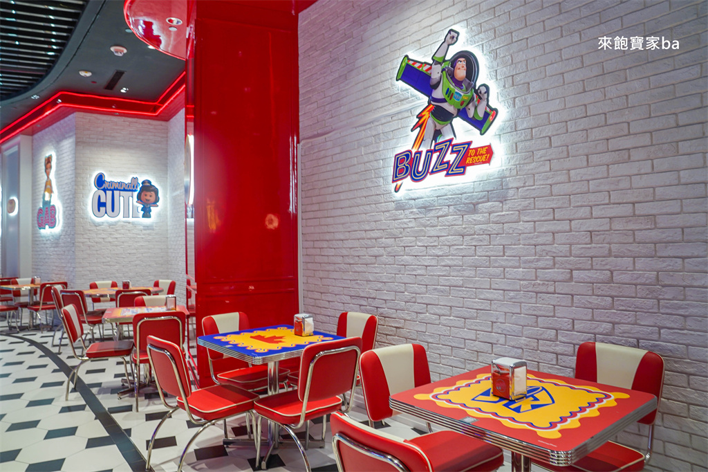 新濠影匯美食推薦【載運美式餐室】Joyride Diner 50年代敞篷車復古用餐，絕佳澳門巴黎人拍攝點！ @來飽寶家ba