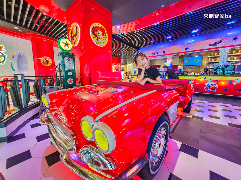 新濠影匯美食推薦【載運美式餐室】Joyride Diner 50年代敞篷車復古用餐，絕佳澳門巴黎人拍攝點！ @來飽寶家ba