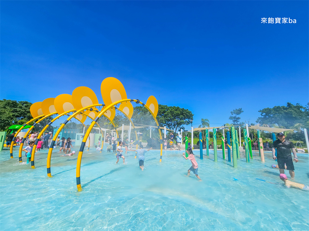 雲林戲水景點【虎尾632高地公園】水陸親子公園~632叢林水樂園、10米高虎爺遊戲場、滑步車場地 @來飽寶家ba