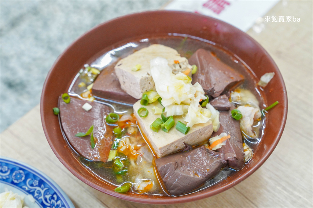 埔里美食【小醬臭豆腐古早麵 】臭豆腐創意料理、古早味小吃（餐點評價、菜單） @來飽寶家ba