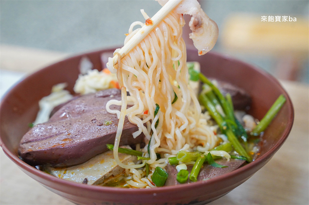 埔里美食【小醬臭豆腐古早麵 】臭豆腐創意料理、古早味小吃（餐點評價、菜單） @來飽寶家ba