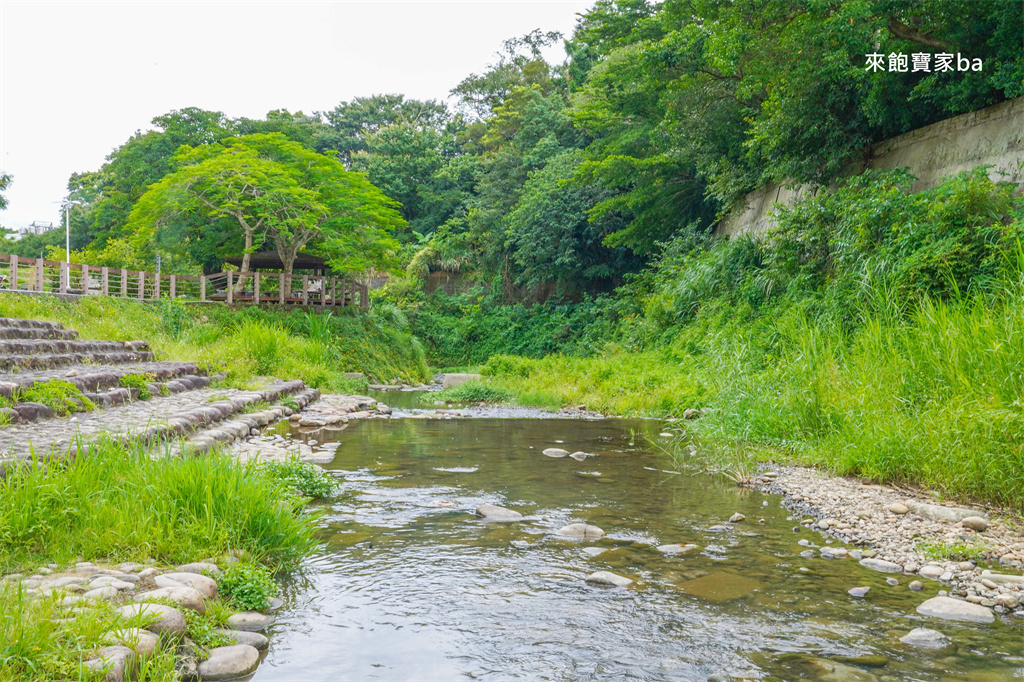 桃園玩水景點【大平紅橋】龍潭野溪戲水景點，曾獲選為台灣歷史建築百景 @來飽寶家ba