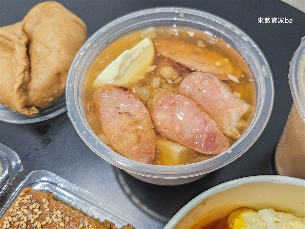 小琉球美食【洪媽媽早餐店】小琉球早餐扛霸子，必吃粉漿蛋餅、琉球粿、賓士包 @來飽寶家ba