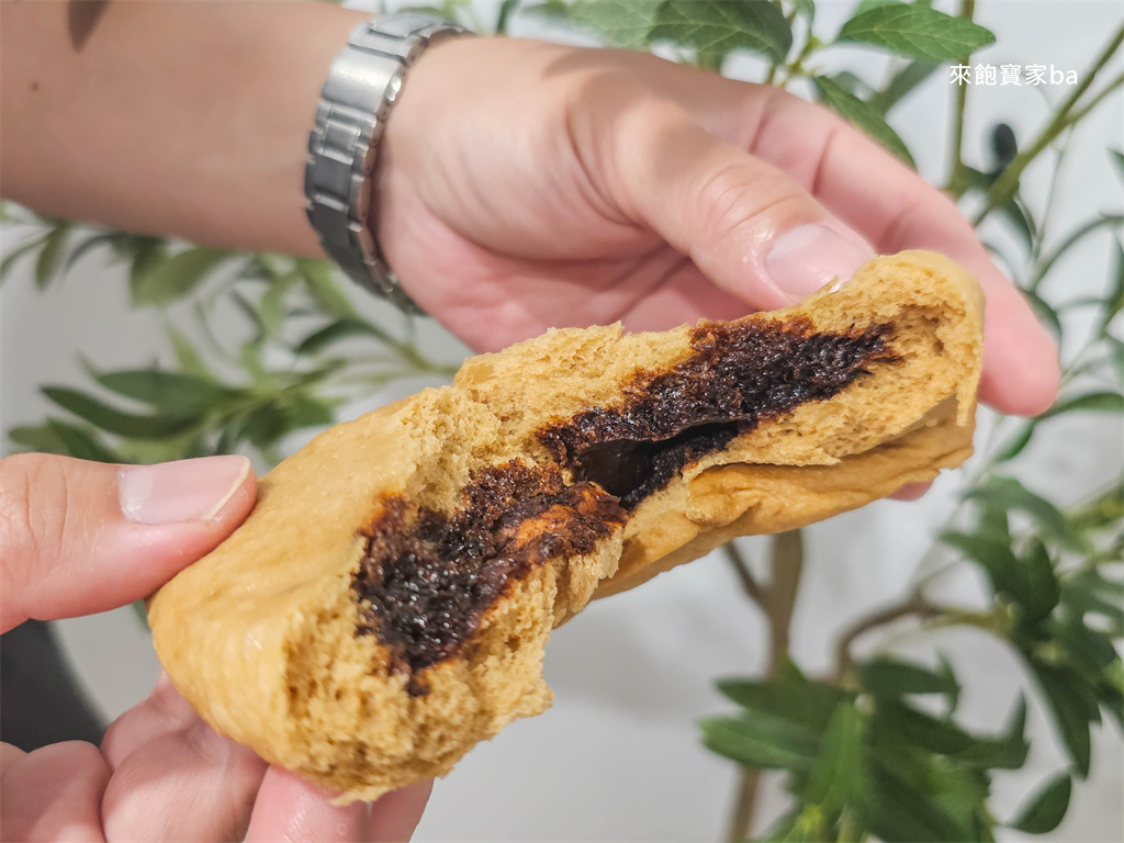 小琉球美食【洪媽媽早餐店】小琉球早餐扛霸子，必吃粉漿蛋餅、琉球粿、賓士包 @來飽寶家ba
