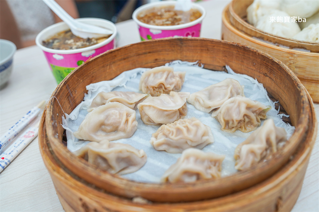 花蓮美食【周家蒸餃小籠包】排隊也要吃的平價花蓮小吃好吃嗎？ @來飽寶家ba