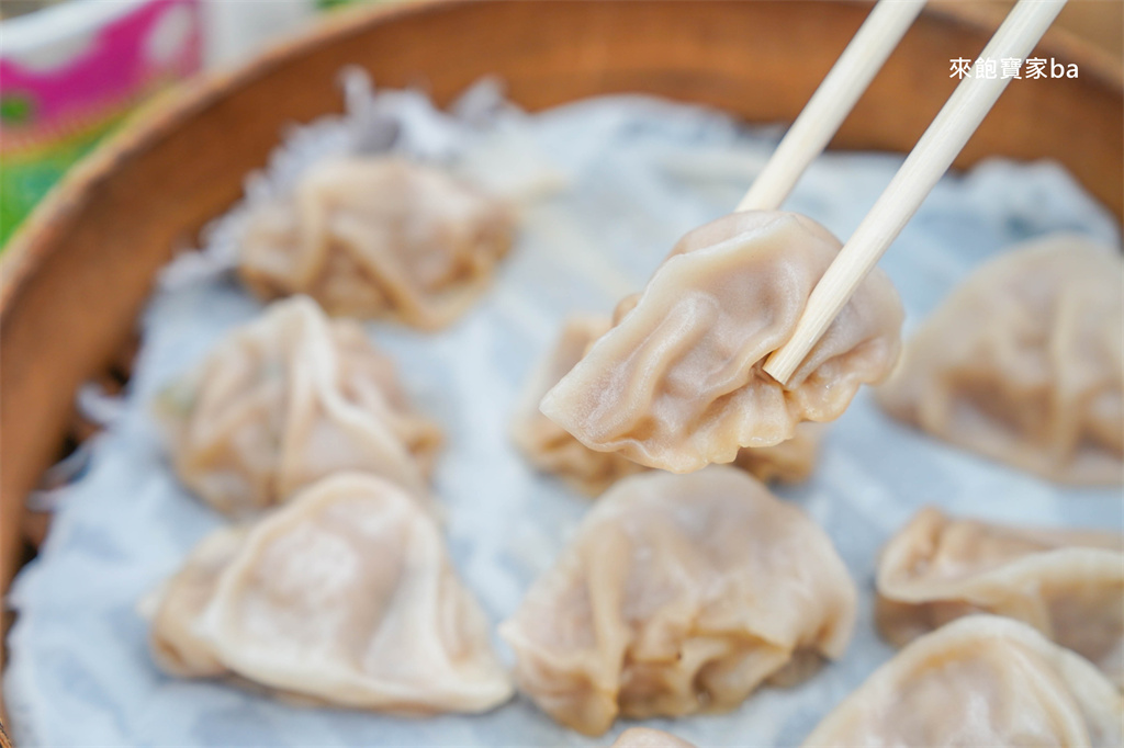 花蓮美食【周家蒸餃小籠包】排隊也要吃的平價花蓮小吃好吃嗎？ @來飽寶家ba