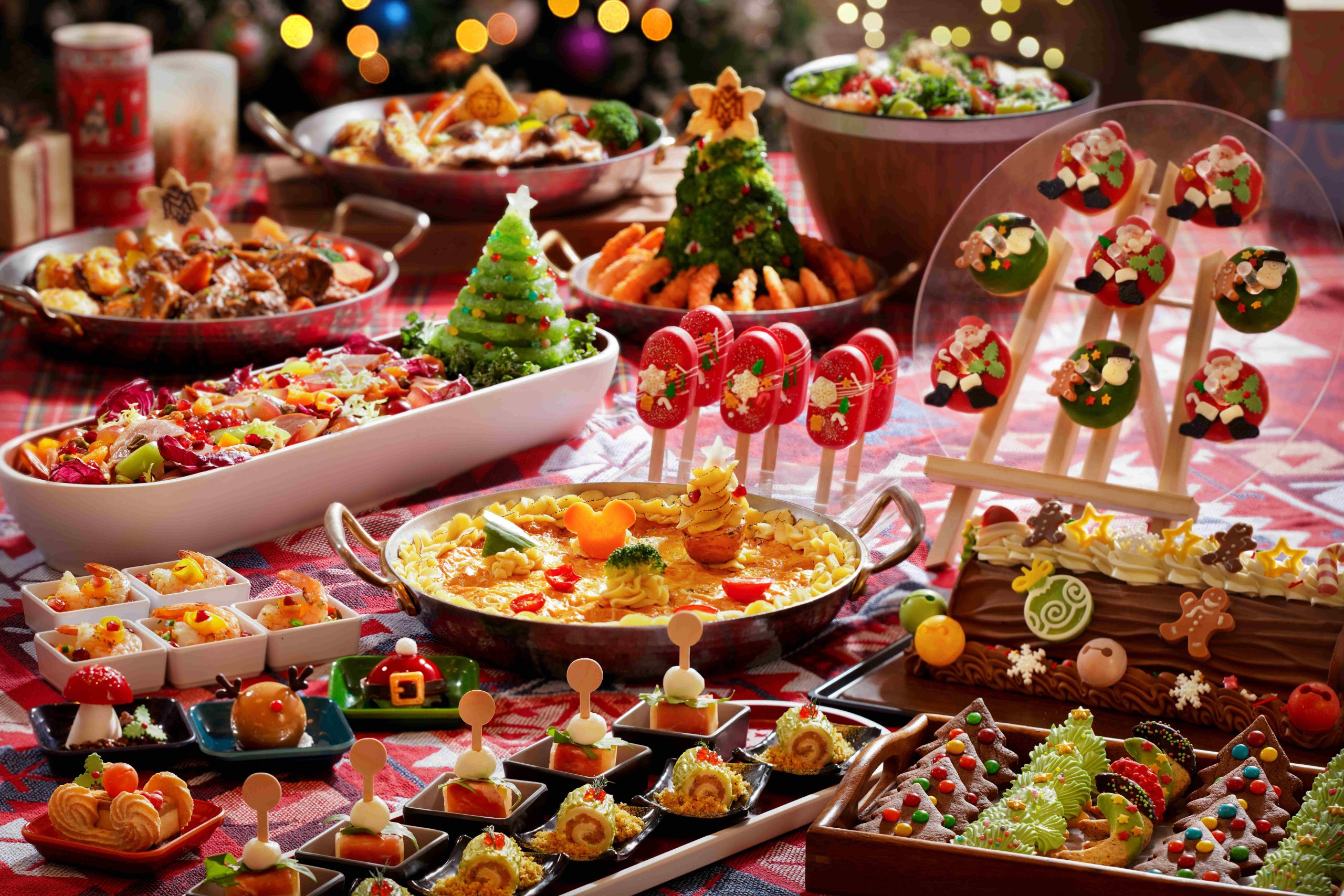 【2025香港迪士尼樂園】Hong Kong Disneyland門票、交通、20周年聖誕派對、必拍角度、必玩設施攻略！ @來飽寶家ba